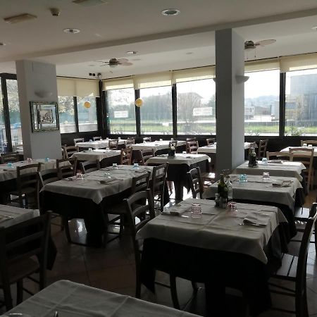 Sestosenso Food Drink Sleep Ristorante Pizzeria Alloggi Cesena Kültér fotó