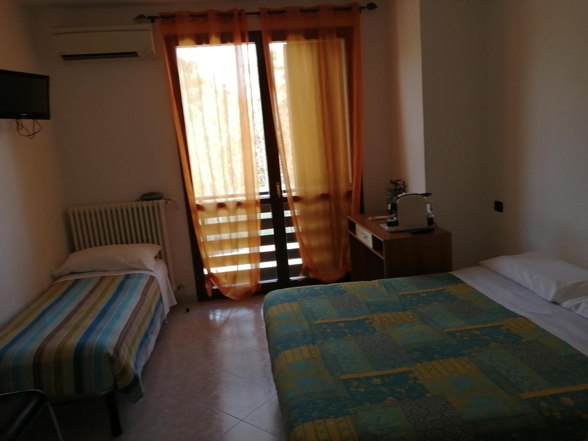 Sestosenso Food Drink Sleep Ristorante Pizzeria Alloggi Cesena Kültér fotó
